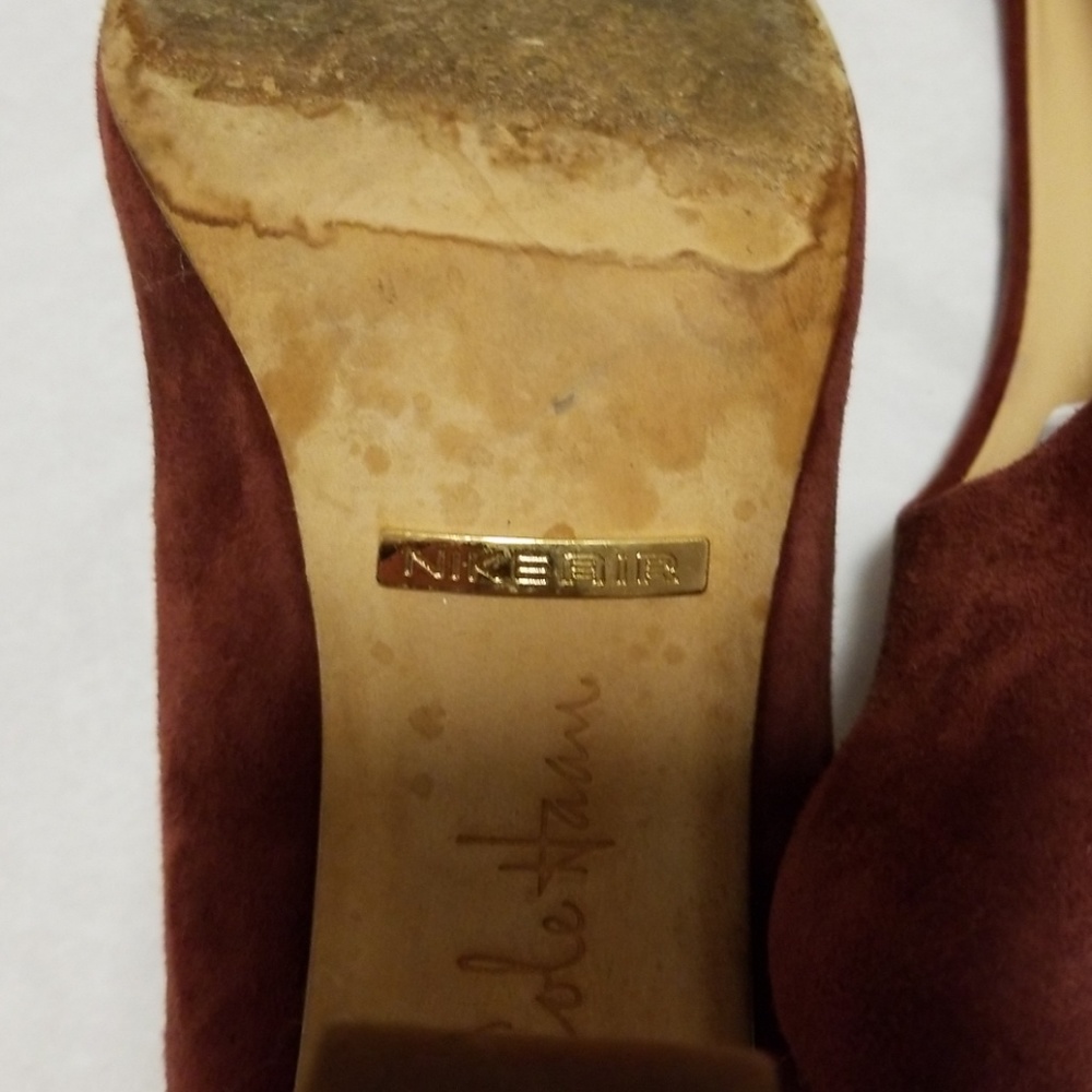 Shoes - Picture 7 of 8